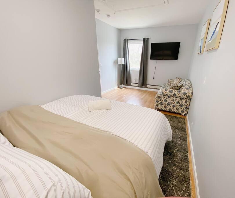 Private King Suite, L.i, Ny-hamptons To Nyc *